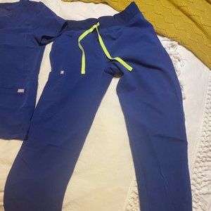 {SET} Figs I Electric Blue Casma and Kade scrub set